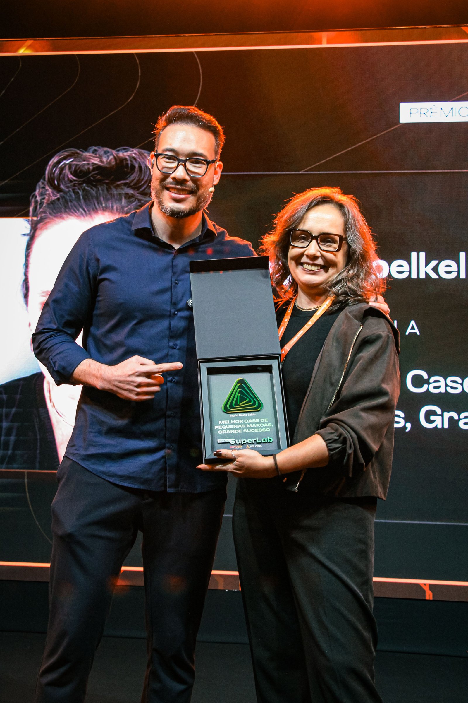 Rafael Kiso, CMO da mLabs, e Ingrid Basto Szklo, CEO da Sobrado Digital